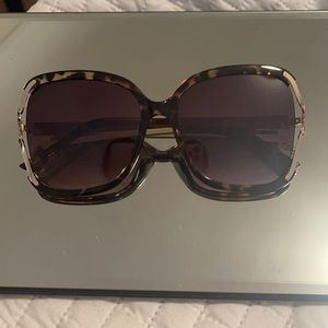 Fashion sunglasses, gold with tortoise shell, new